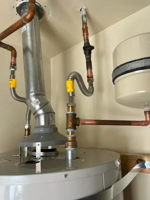 Water heater installation and plumbing repair in Kelso